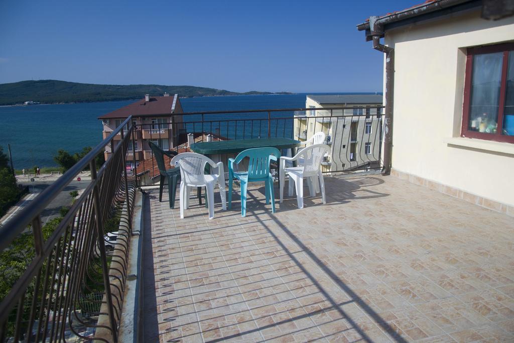 Paunovi Guest House 프리모르스코 외부 사진