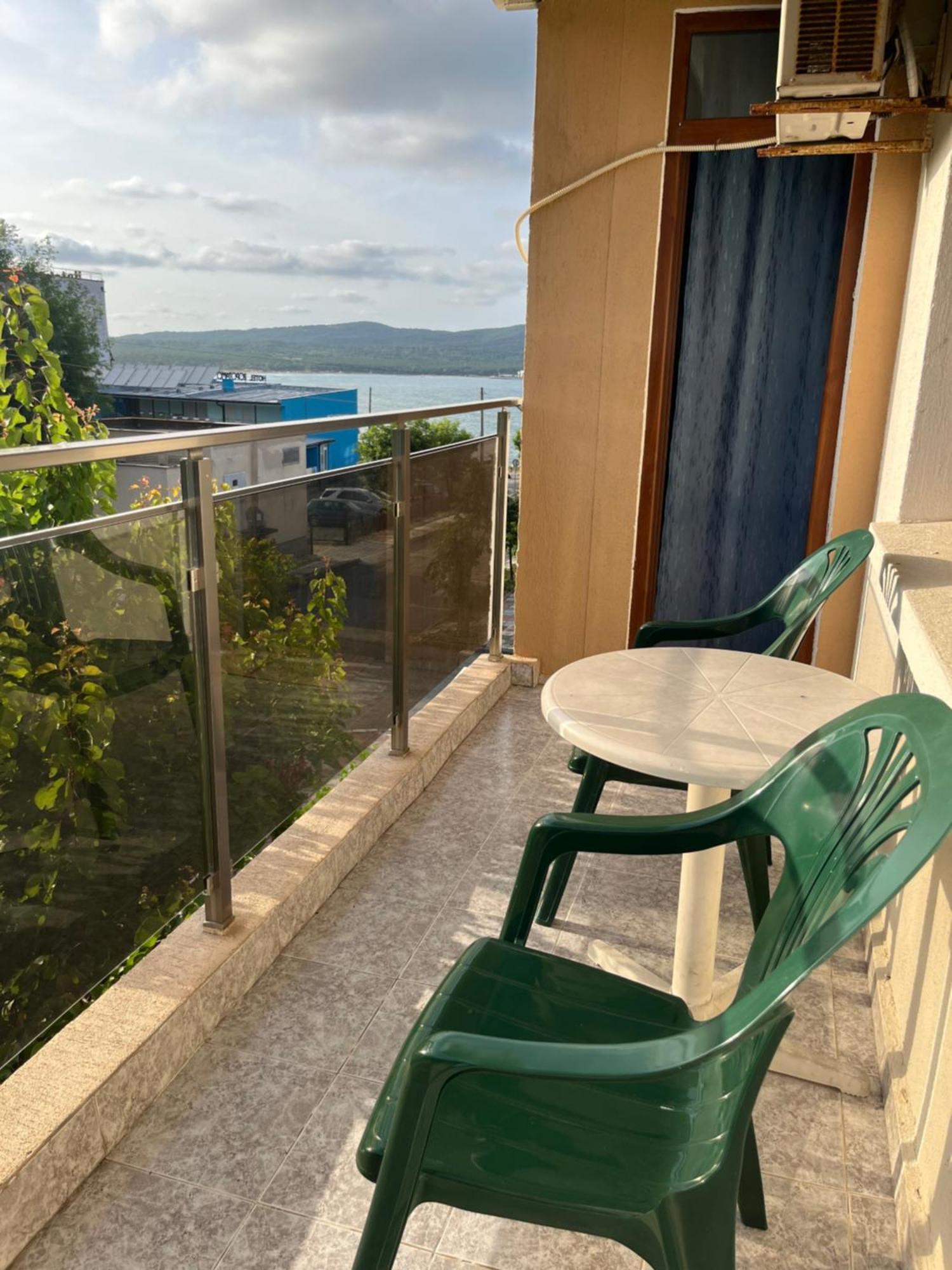 Paunovi Guest House 프리모르스코 외부 사진