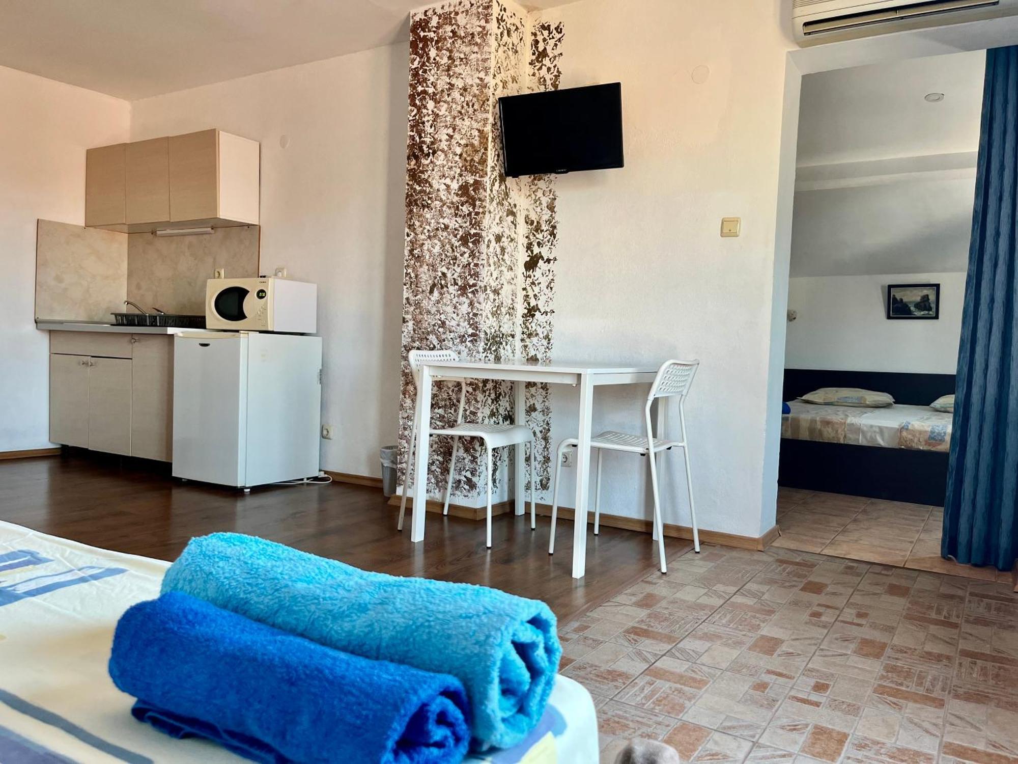Paunovi Guest House 프리모르스코 외부 사진