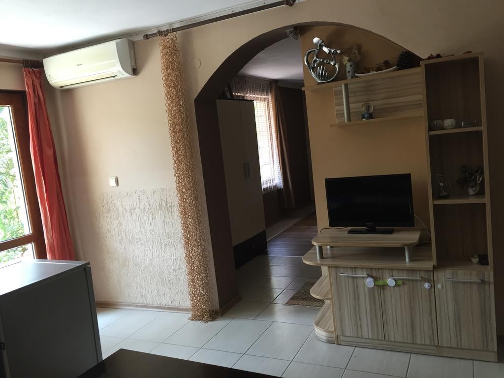 Paunovi Guest House 프리모르스코 외부 사진