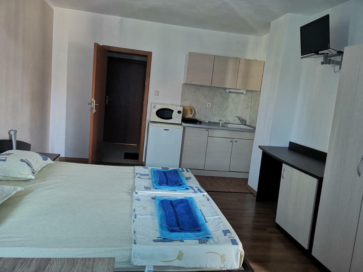 Paunovi Guest House 프리모르스코 객실 사진